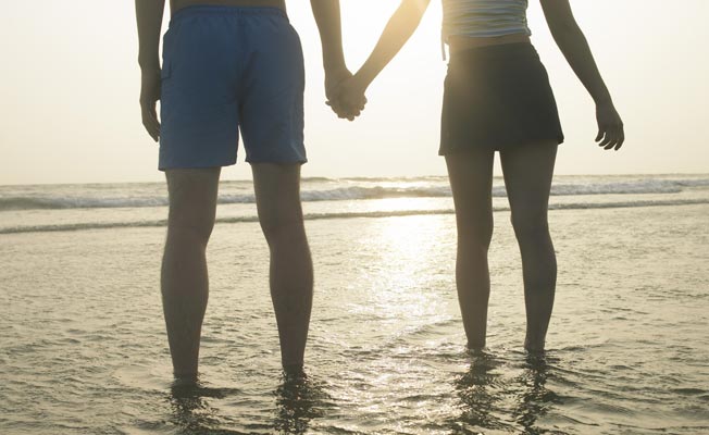 Why-You-Should-Date-A-Girl-Who-Loves-The-Beach
