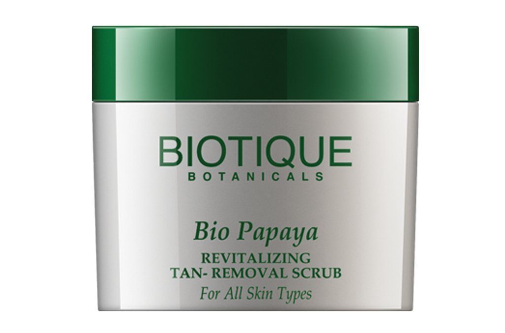 Biotique Bio Papaya Smoothing and Revitalizing Scrub